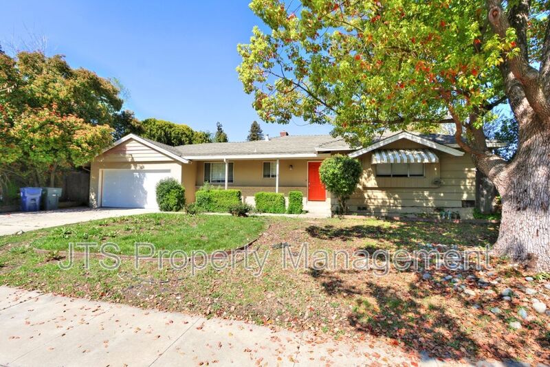 Sacramento House: 6565 S. Land Park Drive