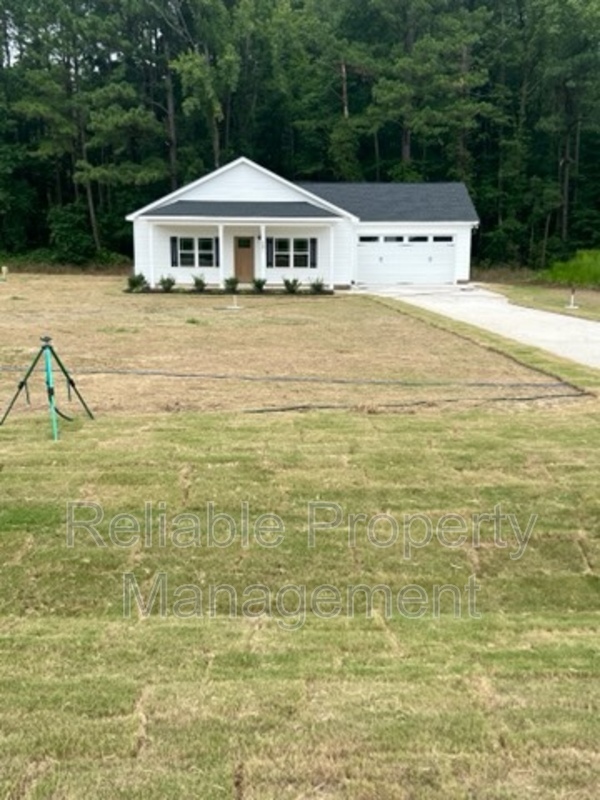 Selma House: 107 Lynn Lane