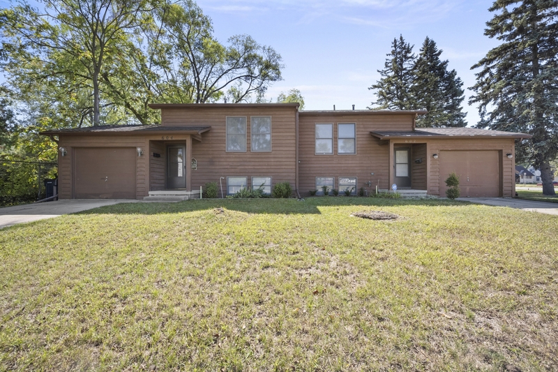 Royal Oak House: 602 Millard Ave.