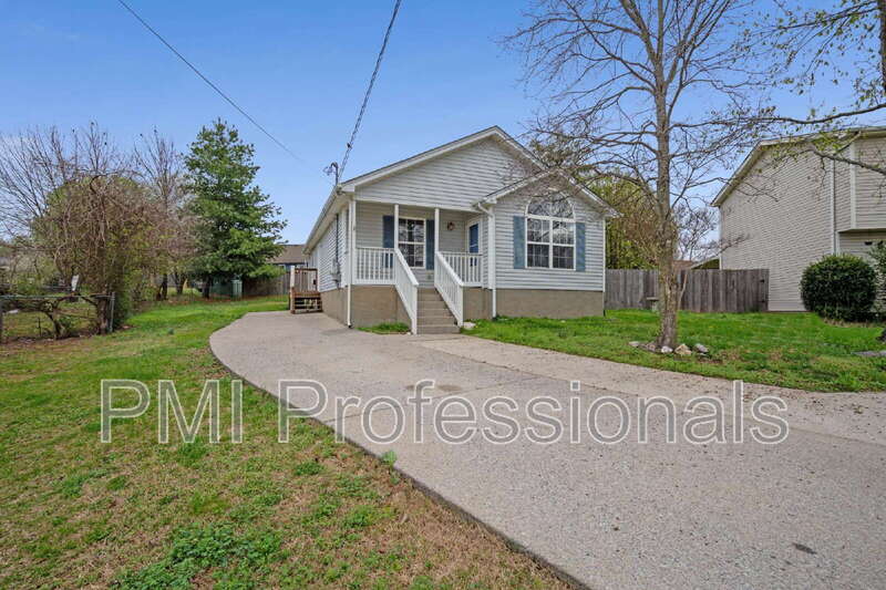 La Vergne House: 604 Hugh Duffy Cv