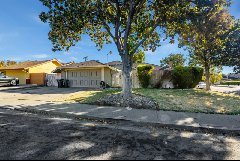 Fairfield House: 1654 Hemlock Street