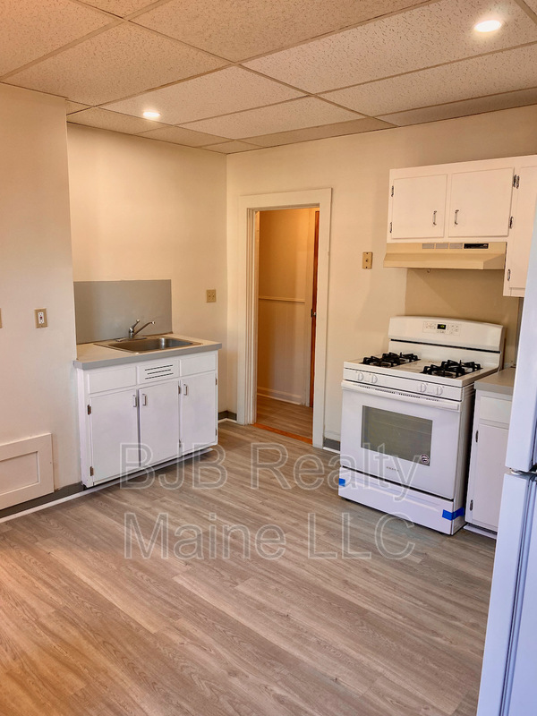 Cape Elizabeth Condo: 596 Preble Street