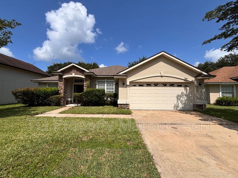 Jacksonville House: 14160 Fish Eagle Dr E