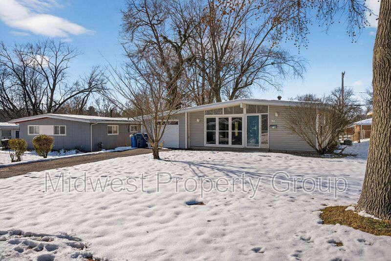 Florissant House: 175 Taney Drive