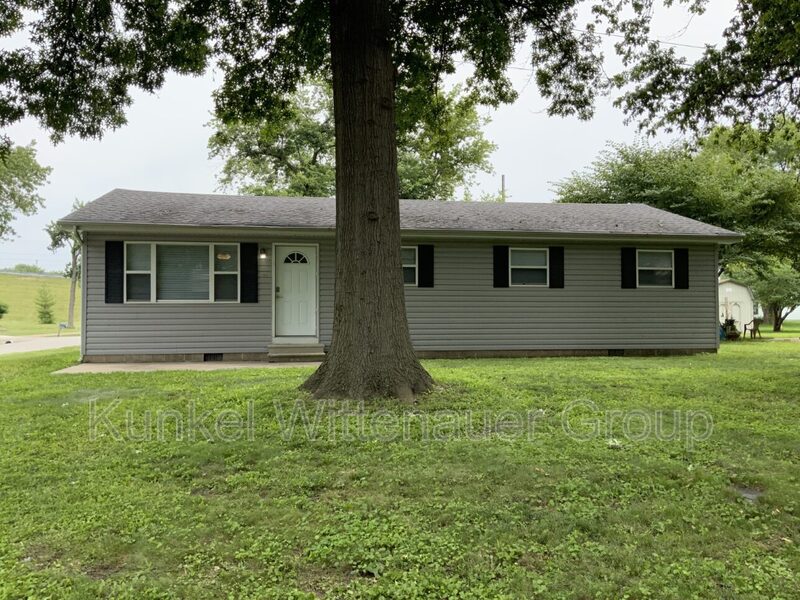 O'Fallon House: 203 Renee Street