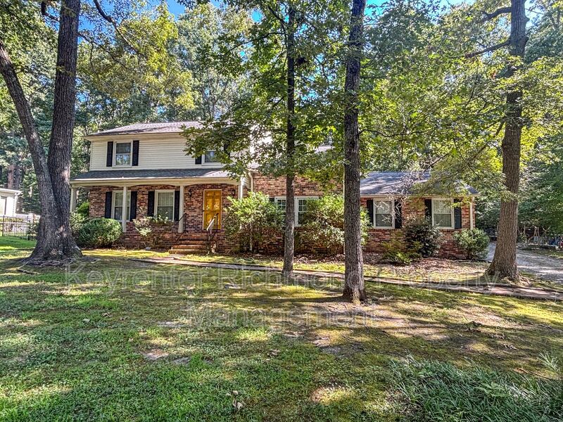 Midlothian House: 1509 Olde Coalmine Road