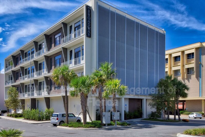 Ocala House: 302 SE Broadway Street - 420