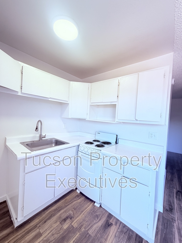 Tucson Condo: 3810 East Monte Vista Drive - 202