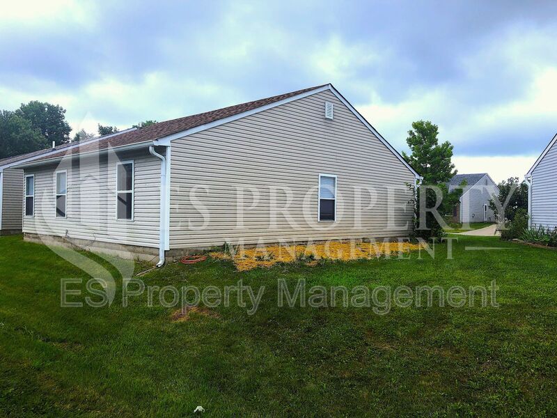 Beautiful 3 Bedroom 2 Bathroom Ranch Style Home in City of Franklin! - Photo 24