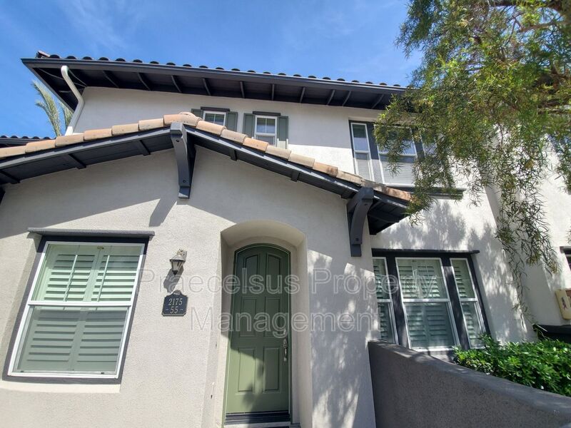 Chula Vista Townhome: 2175 Condor Drive