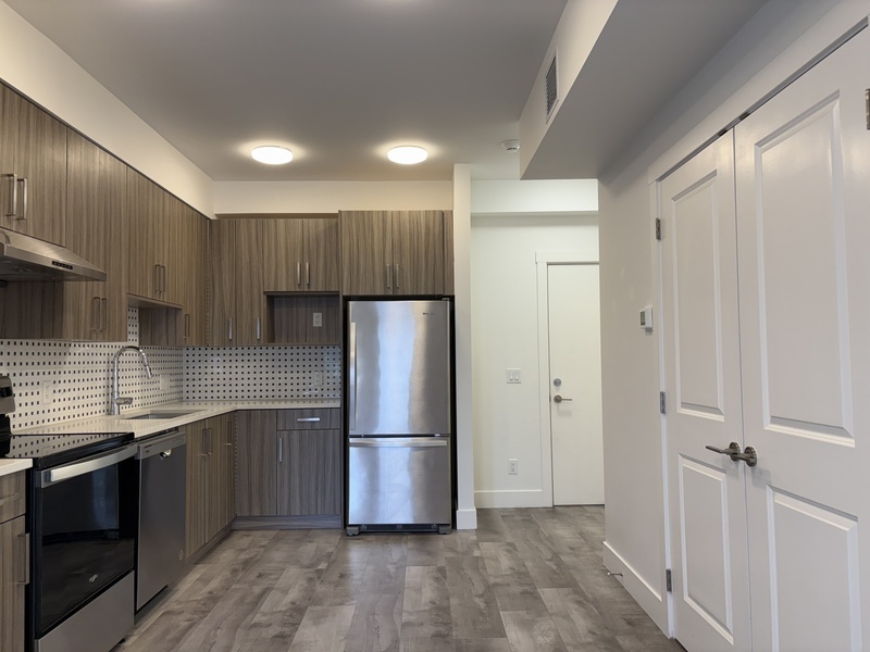Kelowna Condo: 320 Mills Rd