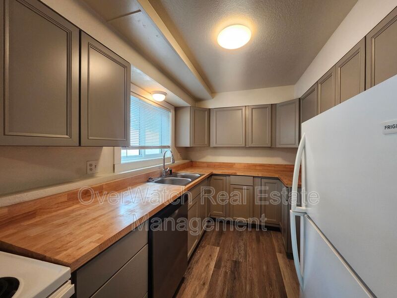 Anchorage Condo: 1515 Nelchina Street