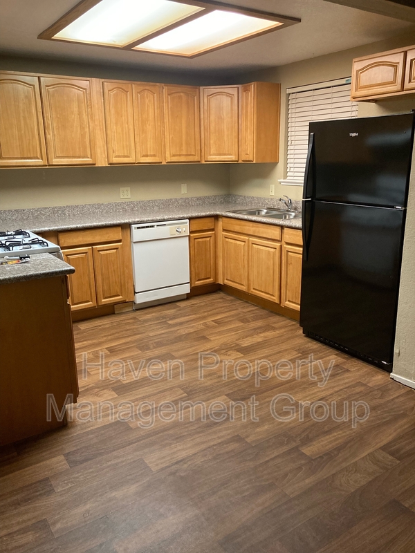 Tracy Condo: 32 West 7th Street - C