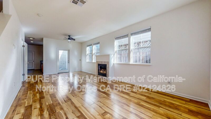 Santa Rosa Townhome: 2638 N Village Dr