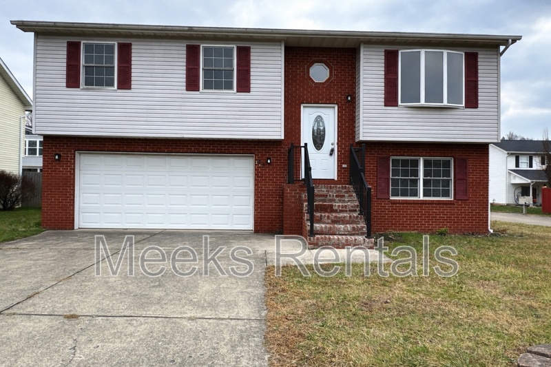 Winfield House: 22 Countryview Estates