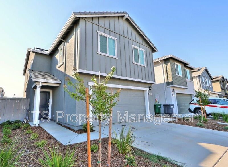 Roseville House: 2104 Shady Tree Circle