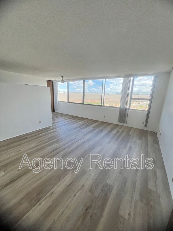 Pearl City Condo: 1060 Kamehameha Hwy #A3707