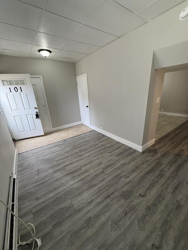 Omaha Condo: 3512 Dodge Street #101