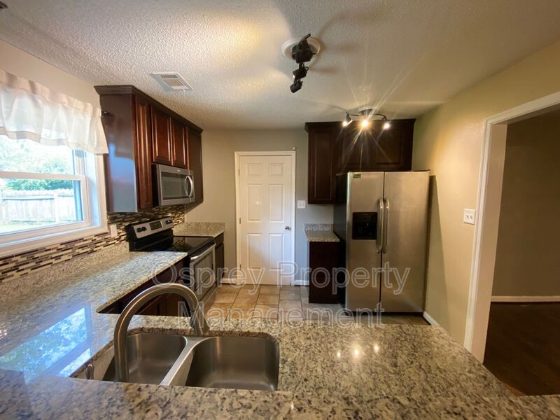 Charming 3-Bedroom Ranch !!