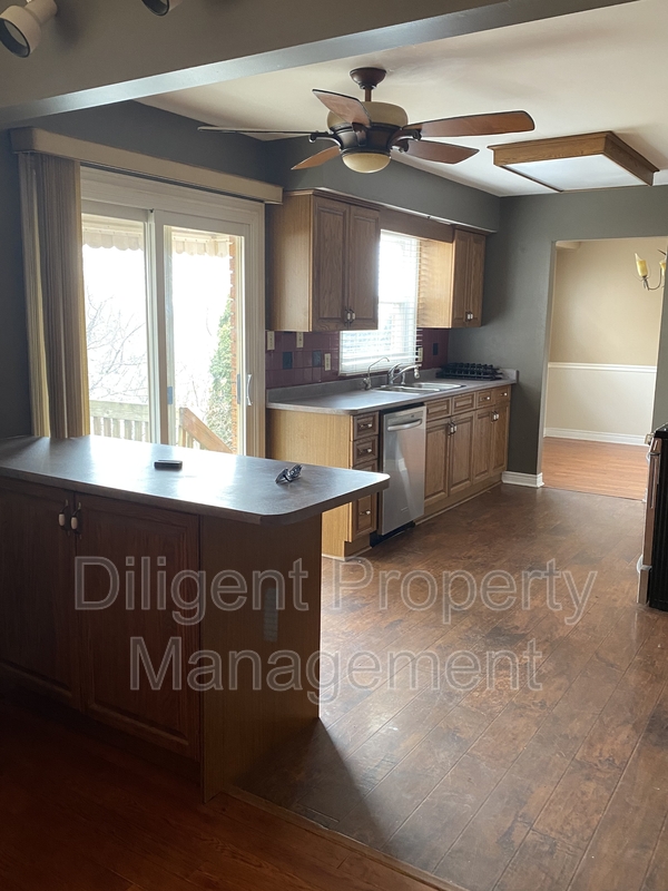 Peterborough House: 1103 Huntington Cir