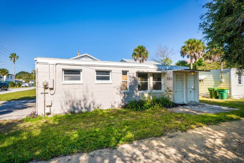 Jacksonville Beach House: 725 5th Avenue North