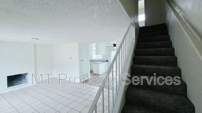 Stockton House: 8611 Acapulco Way