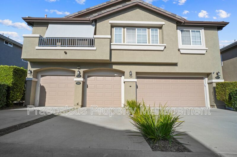 Chula Vista Townhome: 2541 Garnet Peak Rd.