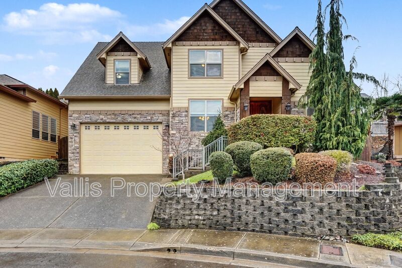 Salem House: 1533 Broken Wheel Ct NW