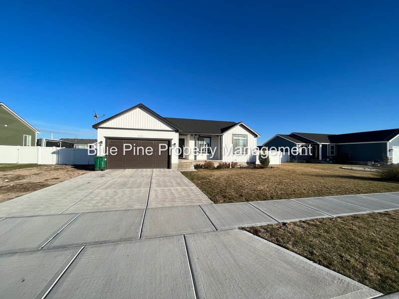 Idaho Falls House: 3534 Apolena Avenue