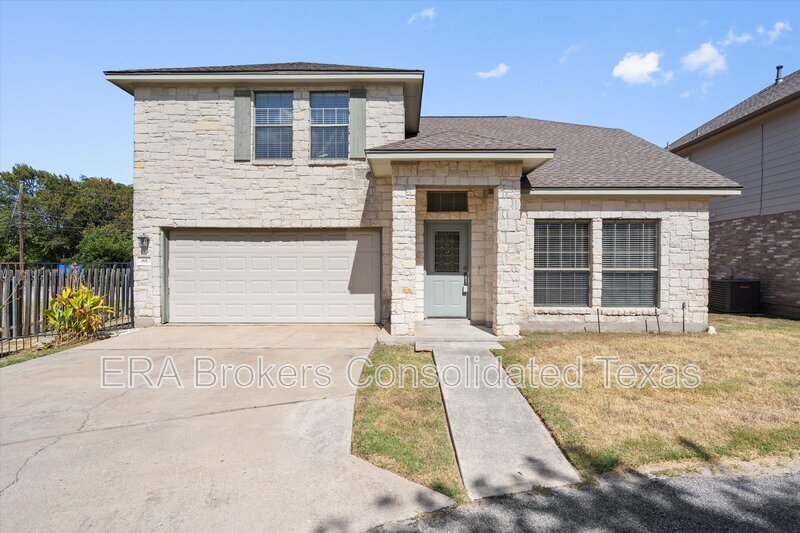 Austin House: 8800 Hazelhurst Dr