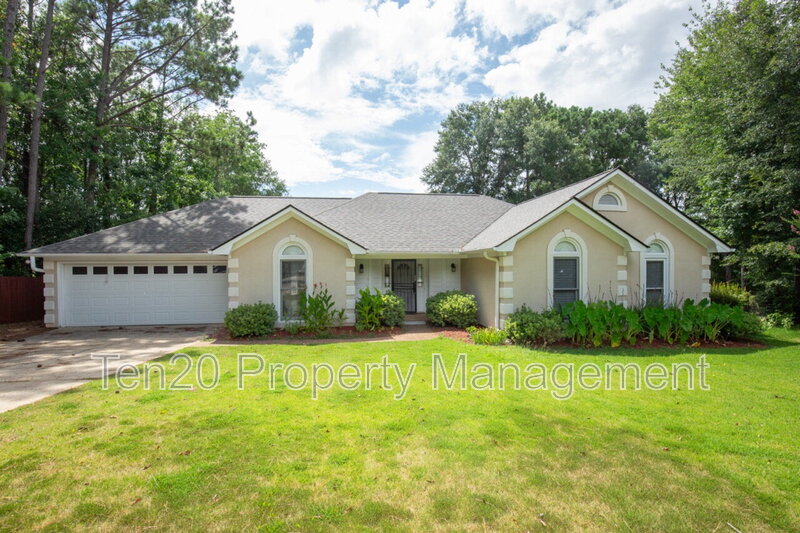 Columbus House: 11 Leah Ct