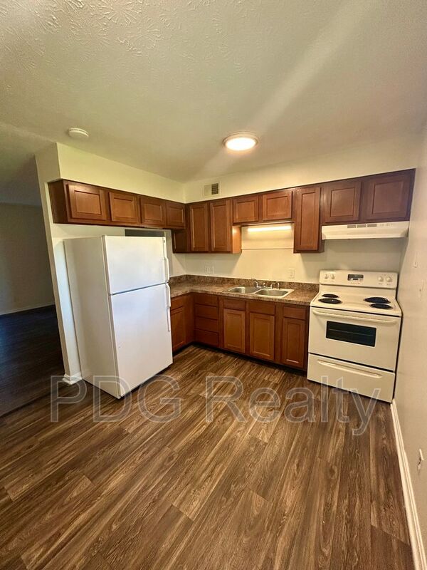 Louisville Condo: 2003 Terril Lane