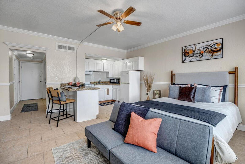 Jacksonville Condo: 311 West Ashley Street,- 814