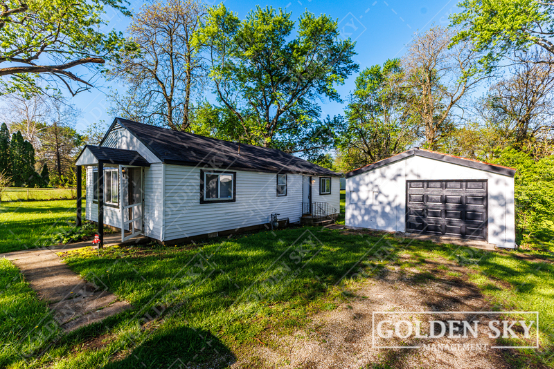 Muncie House: 2321 North Macedonia Avenue