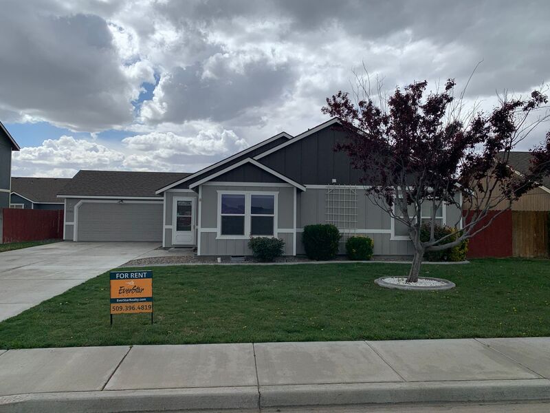Pasco House: 5708 Ochoco Lane