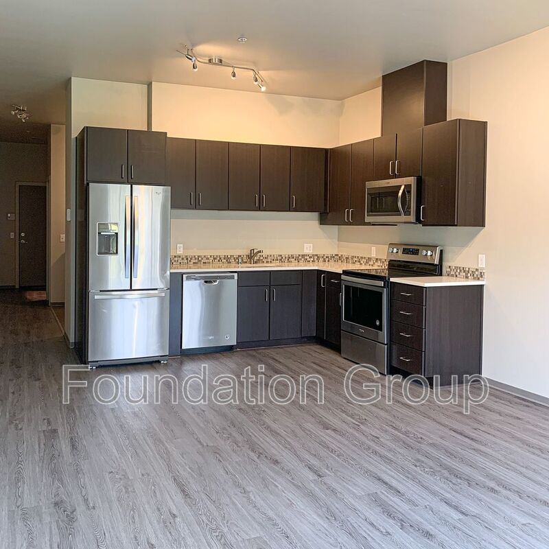 Seattle House: 2400 E Boston St