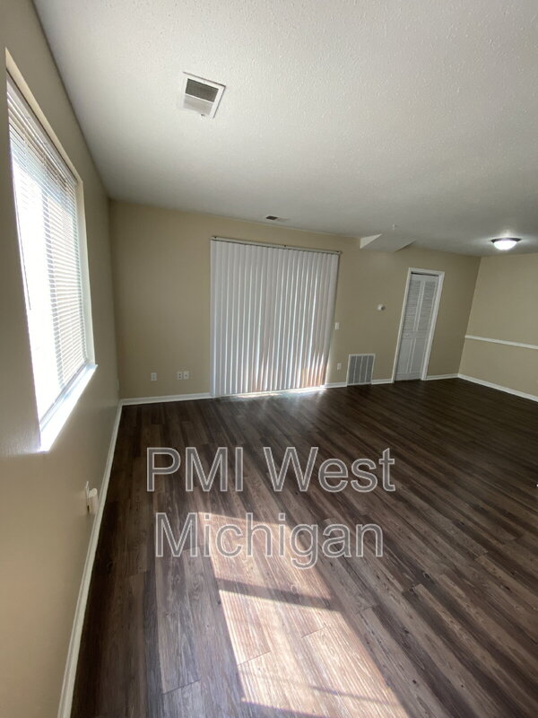 Grand Rapids Townhome: 6065 In The Pines Dr SE