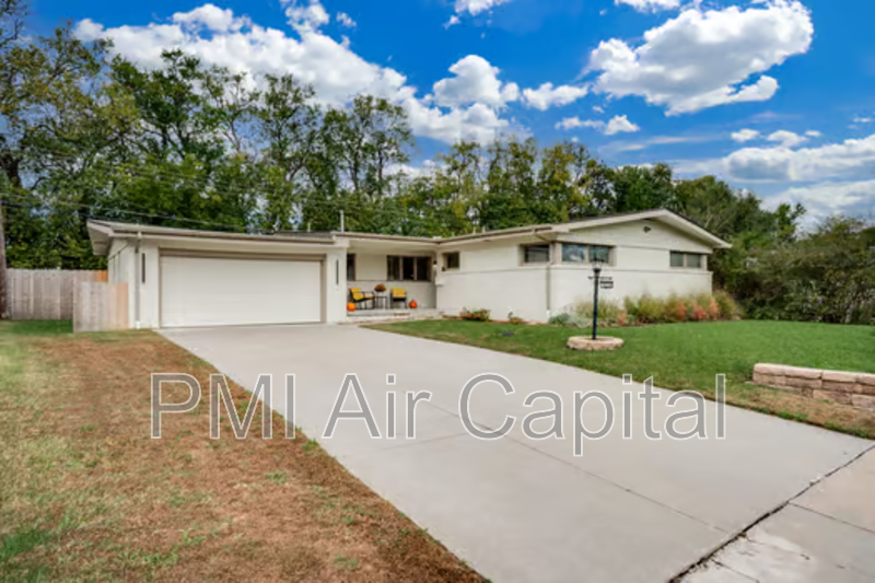 Wichita House: 1917 North Edgemoor Street