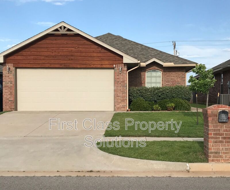 Edmond House: 19816 Serenade Way