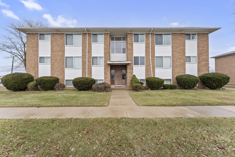 Wyandotte Condo: 4221 Quarry Rd. - 2