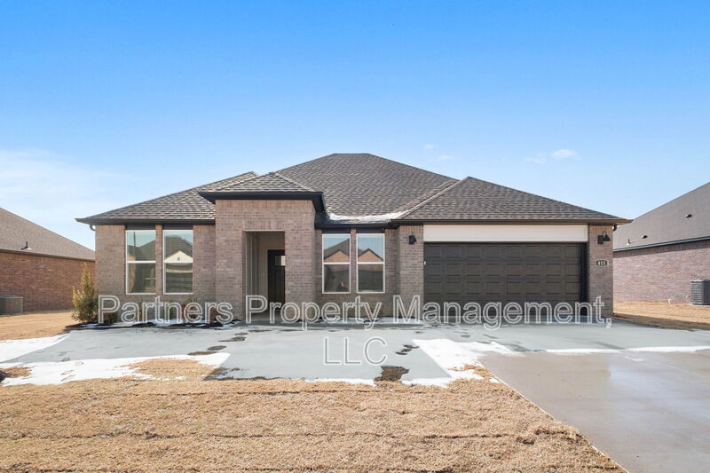 Farmington House: 411 West Taverner Crossing