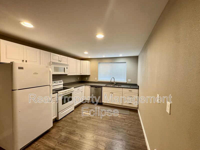 Everett Condo: 921 130th St SW