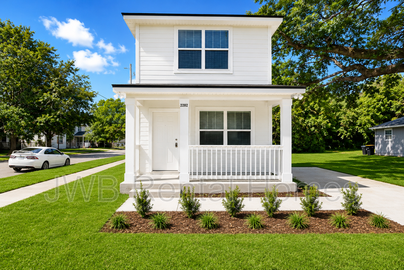 Jacksonville House: 2202 Spires Ave