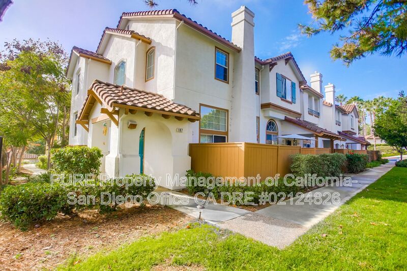 San Diego House: 10230 Wateridge Cir