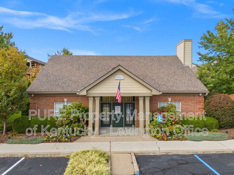 Lexington Condo: 600 Vincent Way