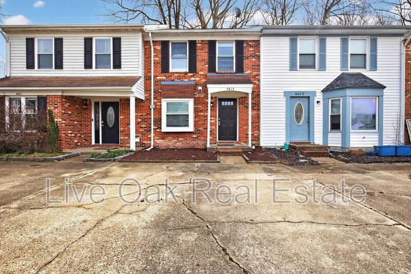 Virginia Beach Townhome: 4613 Glanmire Dr