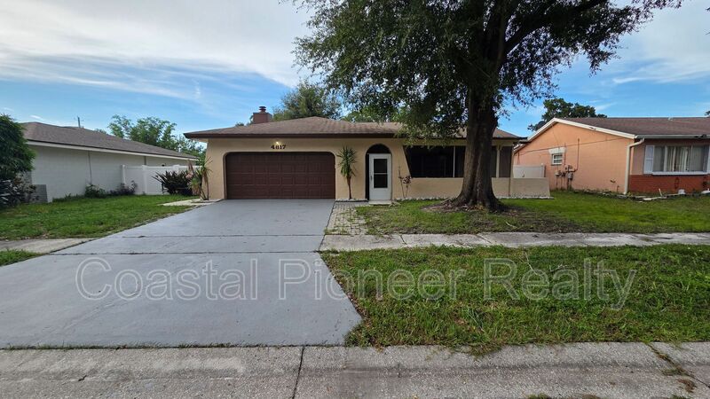 Tampa House: 4817 Cypress Tree Dr.