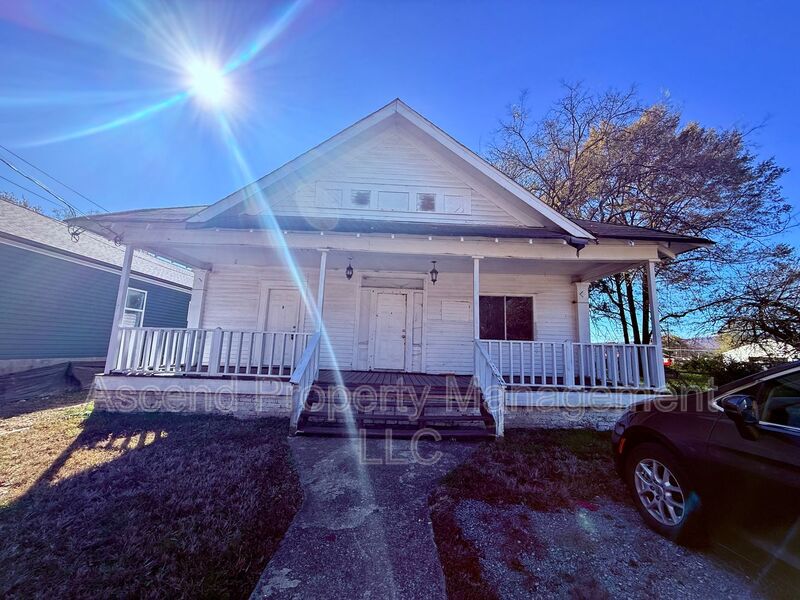 Chattanooga House: 2810 E 46th St, Chattanooga, TN 37407 - Unit B