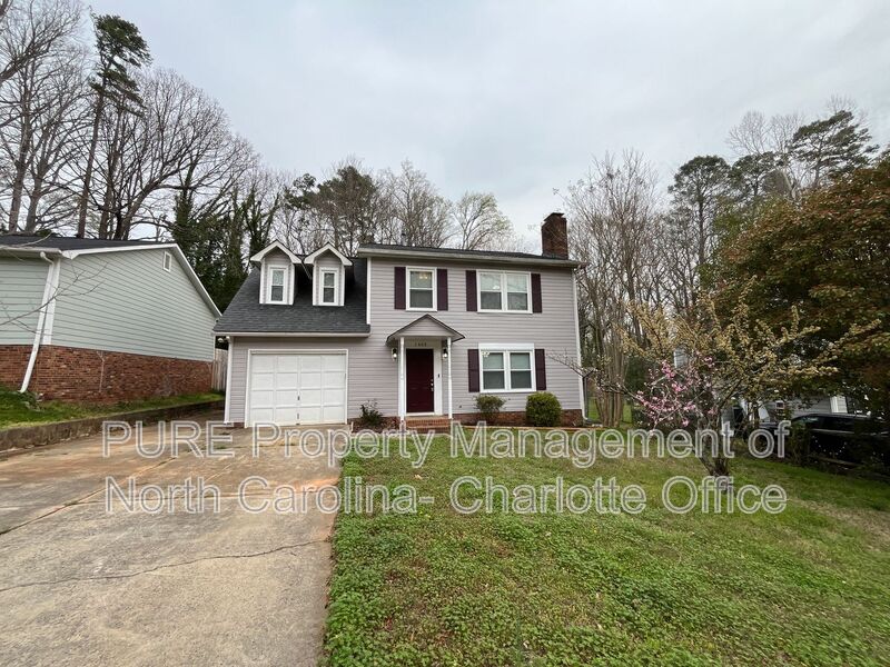 Charlotte House: 7409 Lockmont Dr