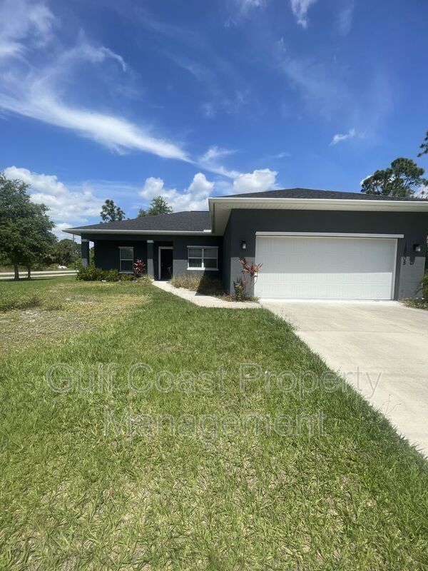 Port Charlotte House: 18008 Placid Avenue